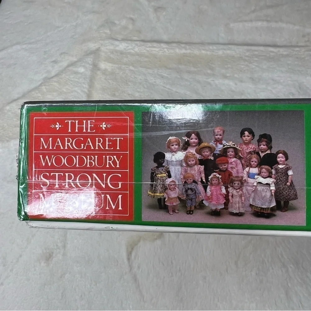 Margaret Woodbury Strong Museum Dolls 1000 Piece Vintage Jigsaw Puzzle